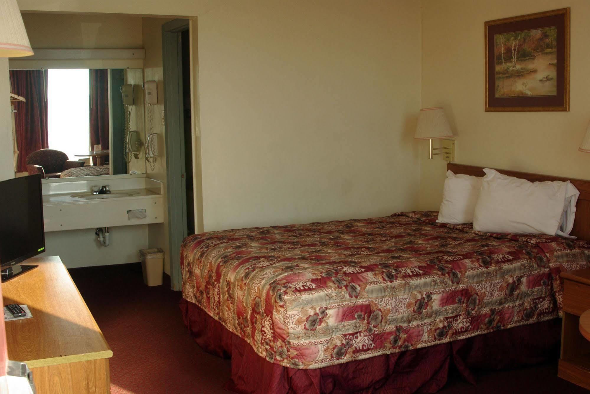 Budget Host Inn Columbia Esterno foto